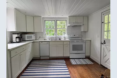 21 Elm Street, Southampton, NY 11968 - Photo 5