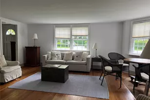 21 Elm St, Southampton, NY 11968 - Photo 3