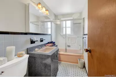 561 Logan Avenue, Bronx, NY 10465 - Photo 5