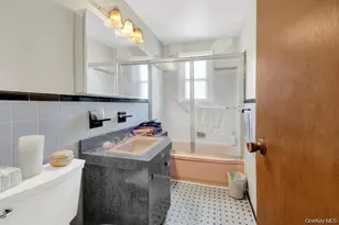 561 Logan Ave, Bronx, NY 10465 - Photo 5