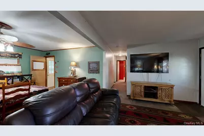 391 Starlight Drive, Shirley, NY 11967 - Photo 5