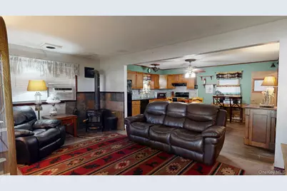391 Starlight Drive, Shirley, NY 11967 - Photo 3