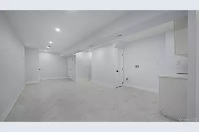4081 Grace Avenue, Bronx, NY 10466 - Photo 17
