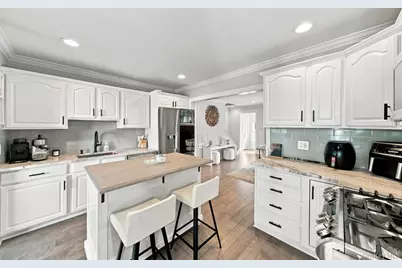 170 Seville Boulevard, Sayville, NY 11782 - Photo 11