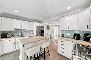 170 Seville Blvd, Sayville, NY 11782 - Photo 11