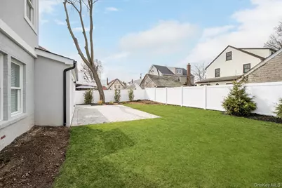 73 Stratford Road, West Hempstead, NY 11552 - Photo 23