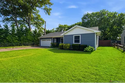 65 Jervis Avenue, Copiague, NY 11726 - Photo 3