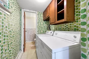 18 Valley Ln E, Valley Stream, NY 11581 - Photo 23