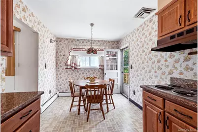 18 Valley Lane E, Valley Stream, NY 11581 - Photo 11