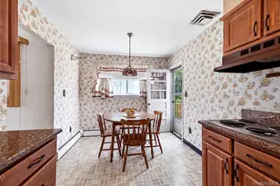18 Valley Ln E, Valley Stream, NY 11581 - Photo 11