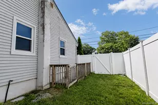 132 48th St, Lindenhurst, NY 11757 - Photo 19