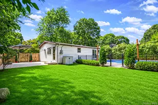 117 Broadway, Shirley, NY 11967 - Photo 5
