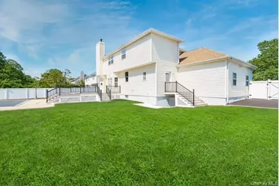 14 Lindsey Place, Holbrook, NY 11741 - Photo 15