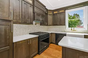 14 Lindsey Pl, Holbrook, NY 11741 - Photo 5