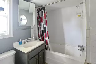 76 Oak St, Patchogue, NY 11772 - Photo 15