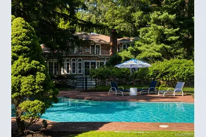 1846 Muttontown Road, Syosset, NY 11791 - Photo 9