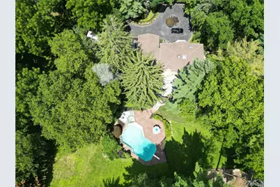 1846 Muttontown Road, Syosset, NY 11791 - Photo 31