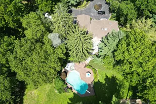 1846 Muttontown Rd, Syosset, NY 11791 - Photo 31