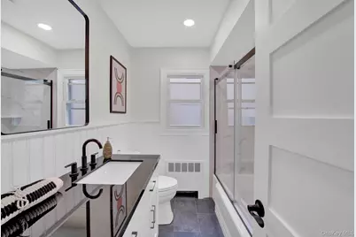 25407 60th Avenue, Little Neck, NY 11362 - Photo 13