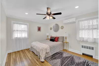 25407 60th Avenue, Little Neck, NY 11362 - Photo 9