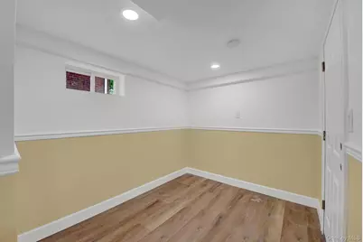 25407 60th Avenue, Little Neck, NY 11362 - Photo 27