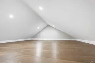 12 W 14th Rd, Far Rockaway, NY 11693 - Photo 9