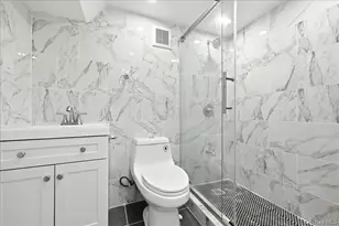 415 Leonard Blvd, New Hyde Park, NY 11040 - Photo 23