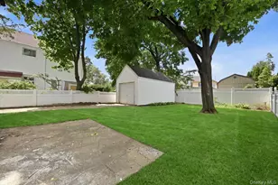 415 Leonard Blvd, New Hyde Park, NY 11040 - Photo 25