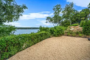 27 Walnut Ave, Setauket, NY 11733 - Photo 23