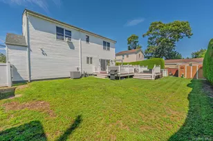 484 Washington Ave, Lindenhurst, NY 11757 - Photo 33