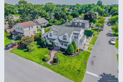 484 Washington Avenue, Lindenhurst, NY 11757 - Photo 43