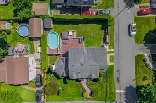 484 Washington Ave, Lindenhurst, NY 11757 - Photo 39