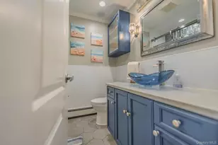 484 Washington Ave, Lindenhurst, NY 11757 - Photo 17