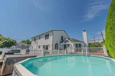 484 Washington Avenue, Lindenhurst, NY 11757 - Photo 37
