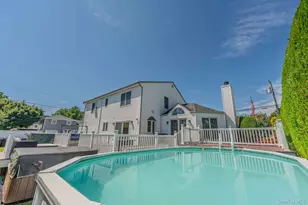 484 Washington Ave, Lindenhurst, NY 11757 - Photo 37