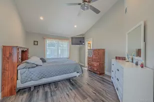 484 Washington Ave, Lindenhurst, NY 11757 - Photo 21