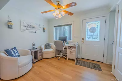 484 Washington Avenue, Lindenhurst, NY 11757 - Photo 3