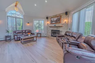 484 Washington Ave, Lindenhurst, NY 11757 - Photo 15