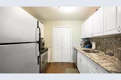81 Richmond Boulevard #1B, Ronkonkoma, NY 11779 - Photo 5