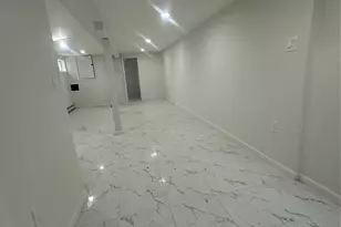 172-05 89th Ave, Jamaica, NY 11432 - Photo 23
