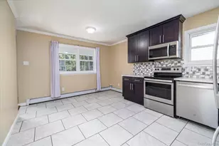 9 Robinson Dr, Shirley, NY 11967 - Photo 5