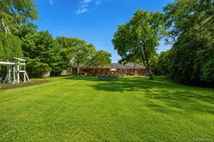 5 Reinhardt Ct, Blue Point, NY 11715 - Photo 9