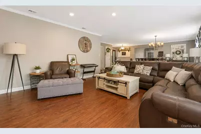 5 Reinhardt Court, Blue Point, NY 11715 - Photo 17