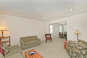 196 Cranberry Ct, Melville, NY 11747 - Photo 15