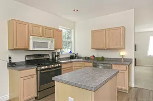 196 Cranberry Ct, Melville, NY 11747 - Photo 9