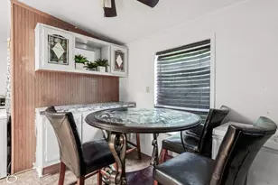 13 Mindy Ln, Bohemia, NY 11716 - Photo 5