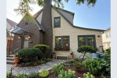 15744 Quince Avenue, Flushing, NY 11355 - Photo 3