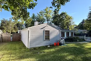 9 Ash Ln, Hyde Park, NY 12538 - Photo 5