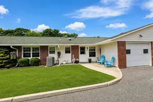 89 Enfield Ct, Ridge, NY 11961 - Photo 3