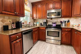 89 Enfield Ct, Ridge, NY 11961 - Photo 7